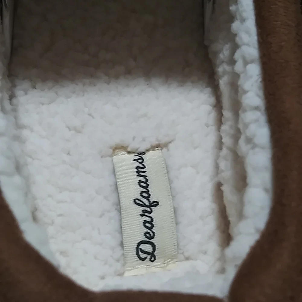 NEW Dearfoams slippers.